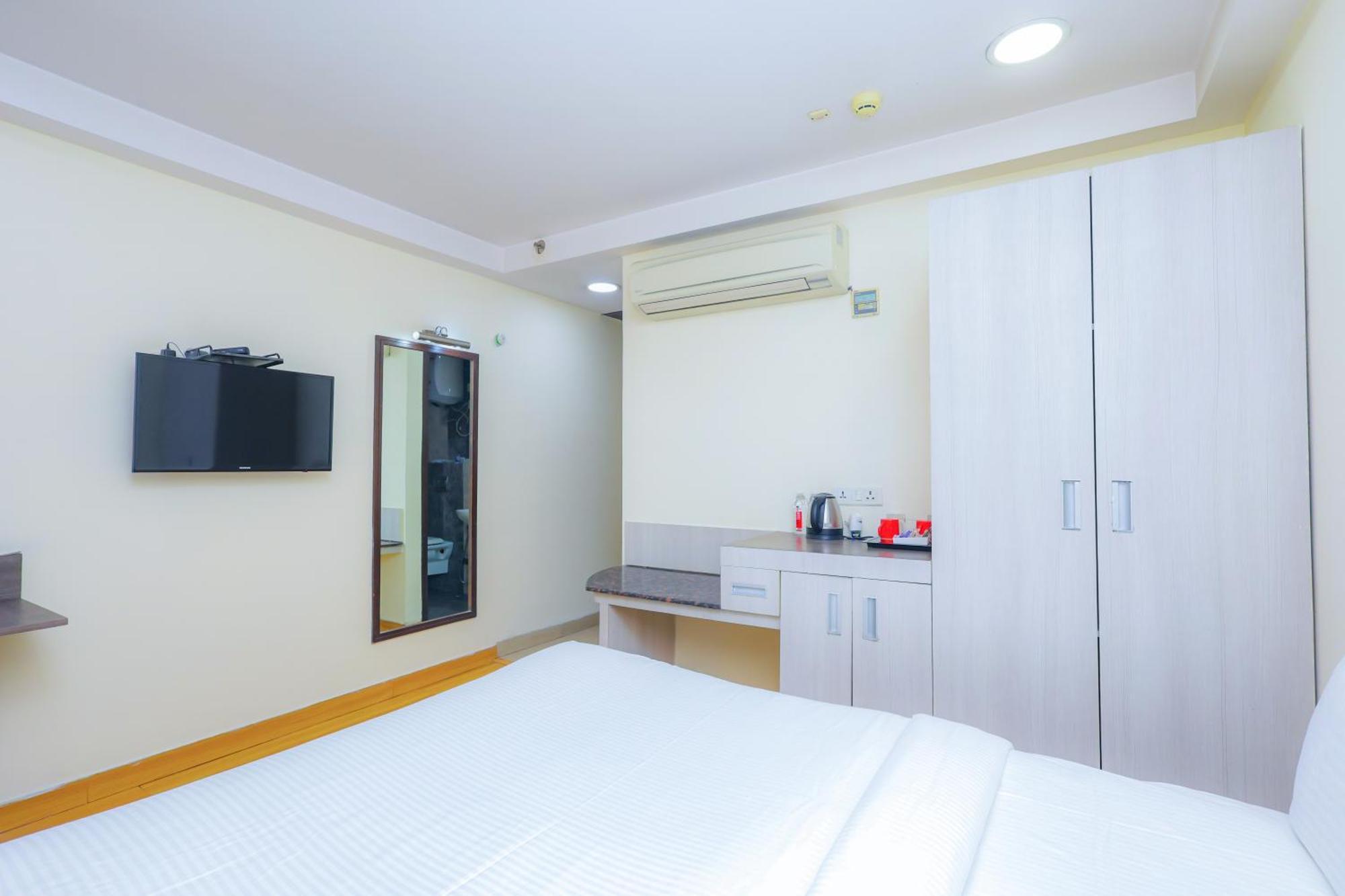 Hyphen Business Hotel Noida Exterior foto