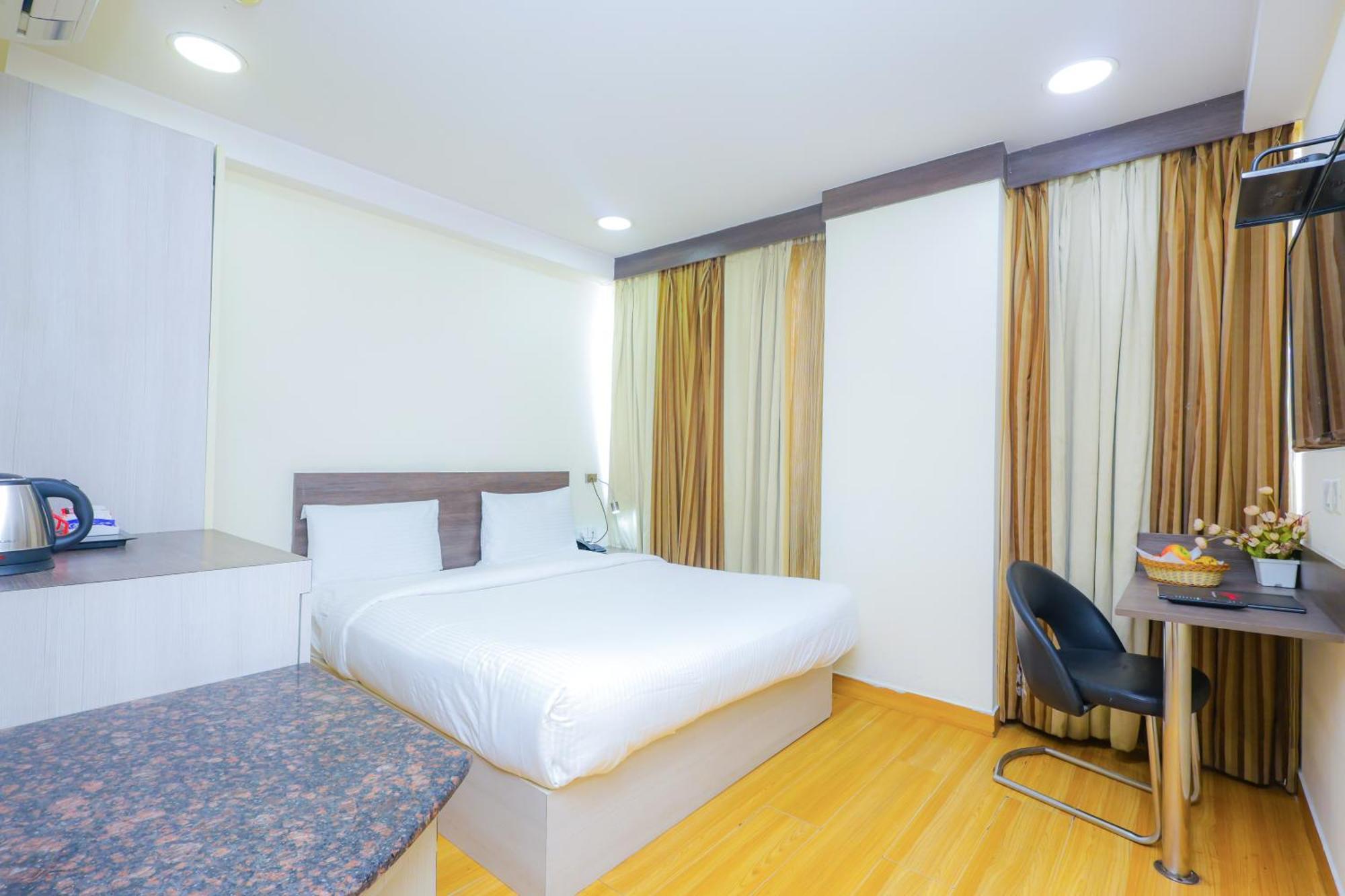 Hyphen Business Hotel Noida Exterior foto
